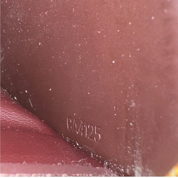 LOUIS VUITTON Wallet in Purple Patent - Picture 15 of 15